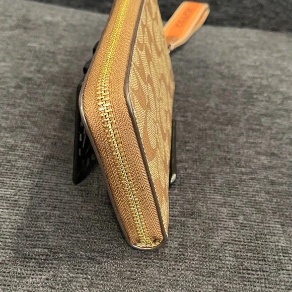 NWOT...Coach Tan and Brown Signature Wristlet - Picture 8 of 8